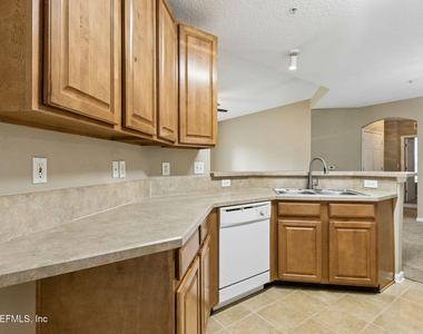 785 Oakleaf Plantation Parkway - Photo Thumbnail 11