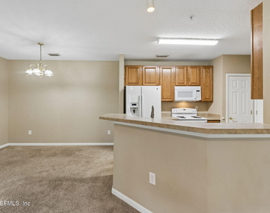 785 Oakleaf Plantation Parkway - Photo Thumbnail 8