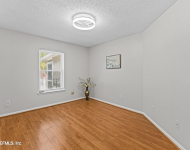 9109 Mountaintop Court - Photo Thumbnail 12