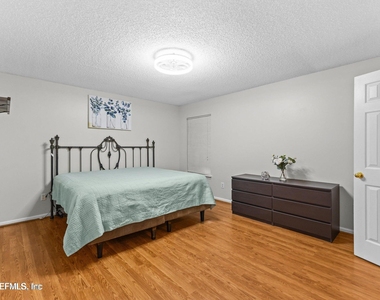 9109 Mountaintop Court - Photo Thumbnail 14