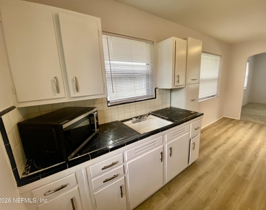 1562 Dancy Street - Photo Thumbnail 6