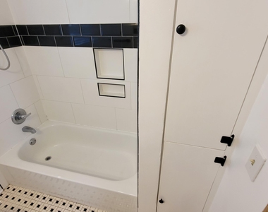 4505 Clinton Avenue - Photo Thumbnail 10