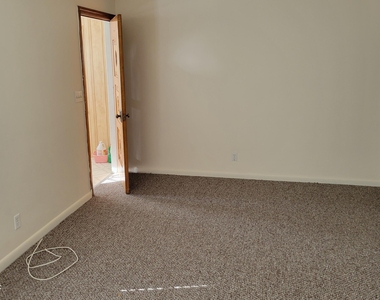 4505 Clinton Avenue - Photo Thumbnail 7