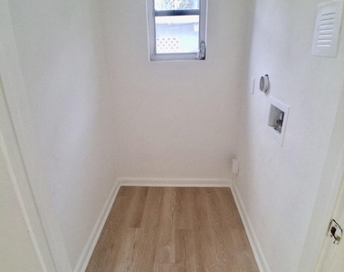 7913 Hare Avenue - Photo Thumbnail 9