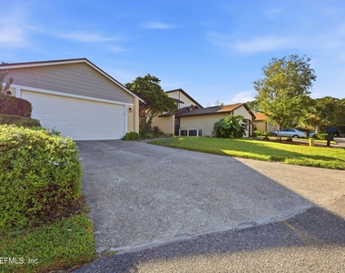 11317 Conch Court - Photo Thumbnail 31