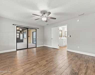 11317 Conch Court - Photo Thumbnail 10