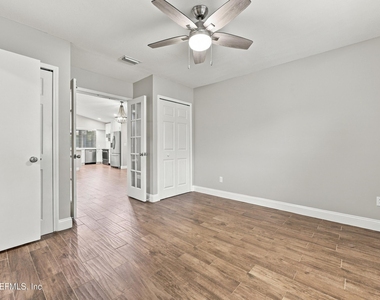 11317 Conch Court - Photo Thumbnail 24