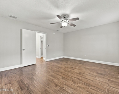 11317 Conch Court - Photo Thumbnail 16