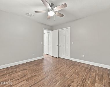 11317 Conch Court - Photo Thumbnail 22