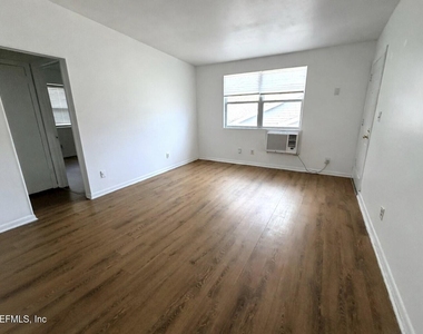 2977 Collier Avenue - Photo Thumbnail 2