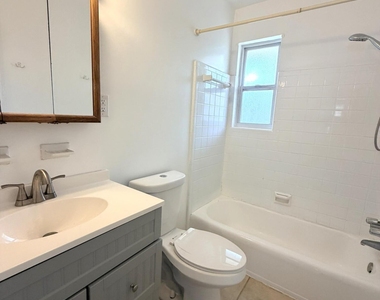 2977 Collier Avenue - Photo Thumbnail 6