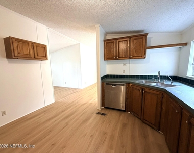 530 Ellison Road E - Photo Thumbnail 8