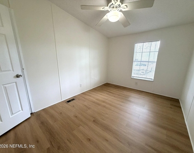 530 Ellison Road E - Photo Thumbnail 16