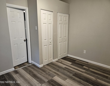 1176 E 13th Street - Photo Thumbnail 8