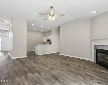 1760 Chandelier Circle W - Photo Thumbnail 12