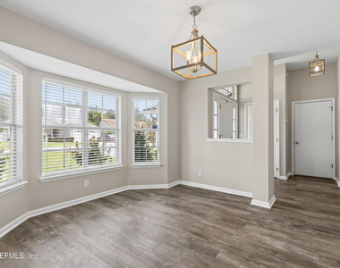 1760 Chandelier Circle W - Photo Thumbnail 5