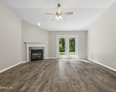 1760 Chandelier Circle W - Photo Thumbnail 13