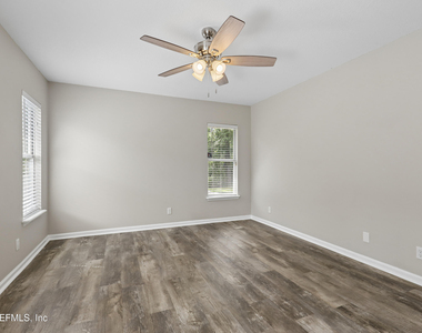 1760 Chandelier Circle W - Photo Thumbnail 17