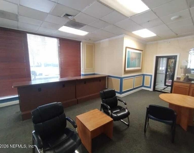 311 W Ashley Street - Photo Thumbnail 9