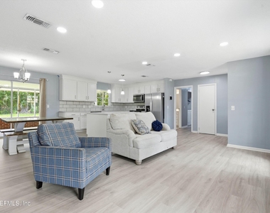 9744 Sappington Avenue - Photo Thumbnail 6