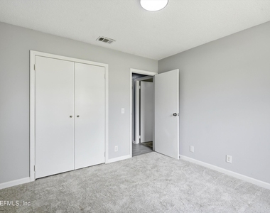 9744 Sappington Avenue - Photo Thumbnail 18
