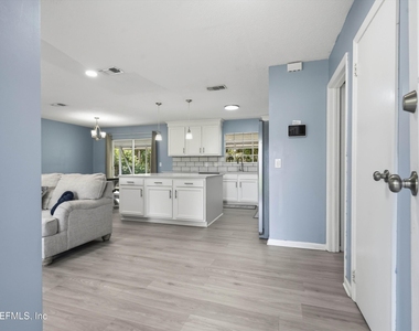 9744 Sappington Avenue - Photo Thumbnail 2