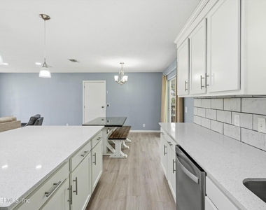 9744 Sappington Avenue - Photo Thumbnail 9