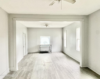 433 W 16th Street - Photo Thumbnail 2
