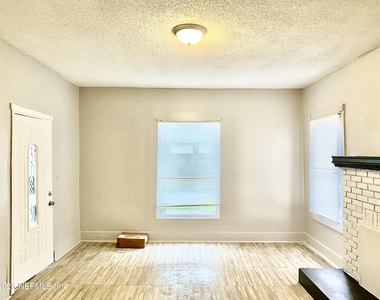 431 W 16th Street - Photo Thumbnail 2