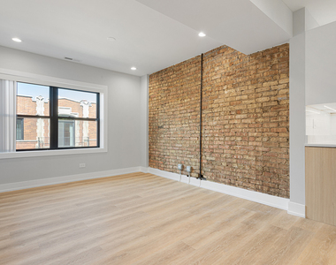 1550 W Juneway Terrace - Photo Thumbnail 1