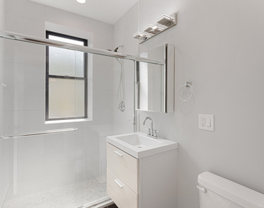 1550 W Juneway Terrace - Photo Thumbnail 8