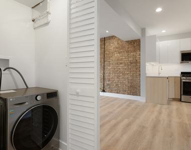 1550 W Juneway Terrace - Photo Thumbnail 6