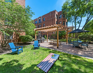 1550 W Juneway Terrace - Photo Thumbnail 14
