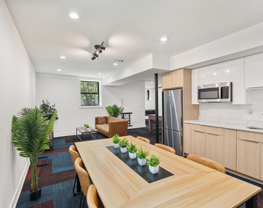 1550 W Juneway Terrace - Photo Thumbnail 13