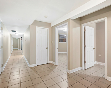 4851 S Prairie Avenue - Photo Thumbnail 1