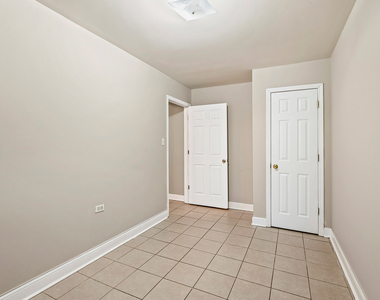 4851 S Prairie Avenue - Photo Thumbnail 5