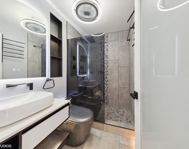 4800 S Chicago Beach Drive - Photo Thumbnail 16