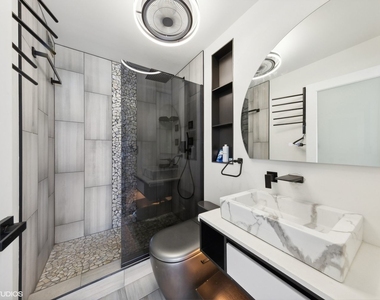 4800 S Chicago Beach Drive - Photo Thumbnail 13