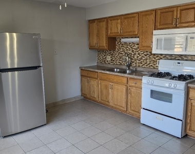 372 Yates Avenue - Photo Thumbnail 8