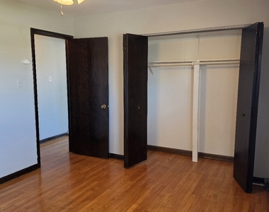 372 Yates Avenue - Photo Thumbnail 5
