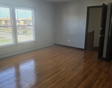 372 Yates Avenue - Photo Thumbnail 2