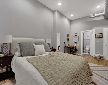 1019 W Lake Street - Photo Thumbnail 12