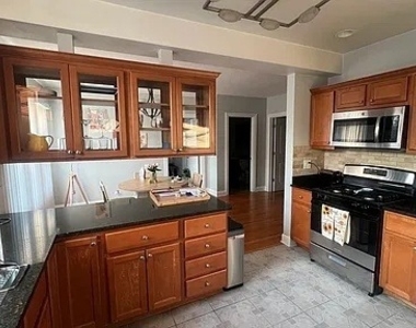 5726 N Mozart Street - Photo Thumbnail 5