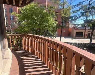 5726 N Mozart Street - Photo Thumbnail 15