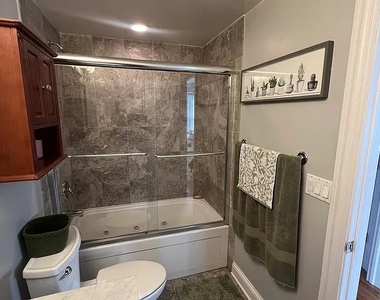 5726 N Mozart Street - Photo Thumbnail 13