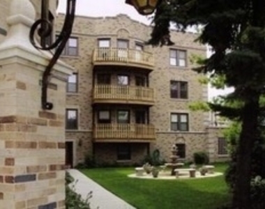 5726 N Mozart Street - Photo Thumbnail 17