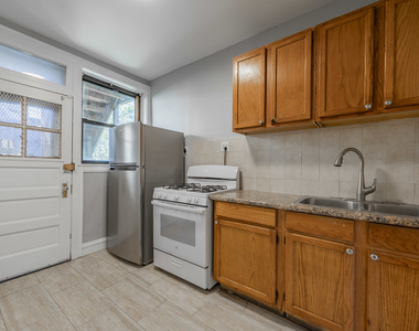 2054 W Arthur Avenue - Photo Thumbnail 3