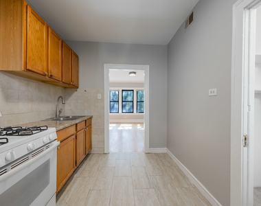 2054 W Arthur Avenue - Photo Thumbnail 4
