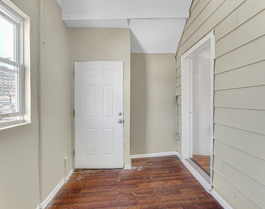 4824 W Byron Street - Photo Thumbnail 9