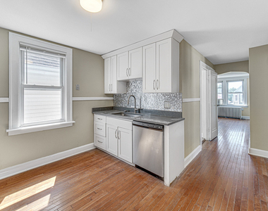 4824 W Byron Street - Photo Thumbnail 1
